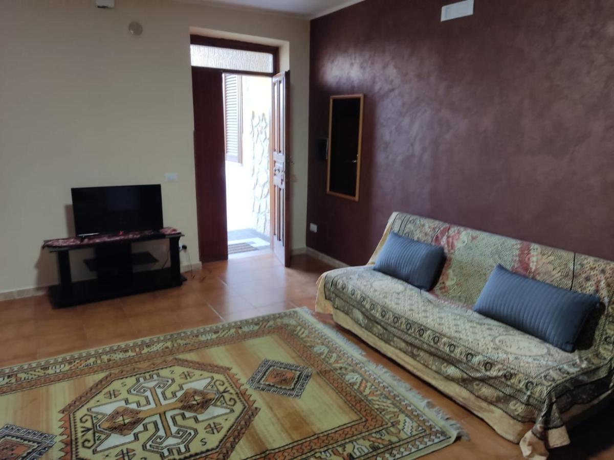 דירות פרוזינונה Casa Pamelia מראה חיצוני תמונה